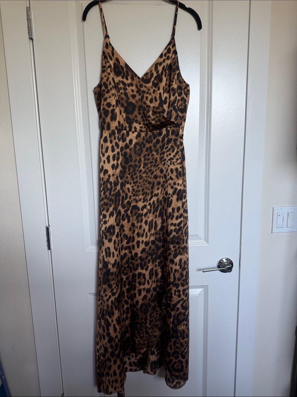 NEW nwot Lulu's Leopard-Print Satin Maxi Slip Dress in Brown and Black Lined M 🤎